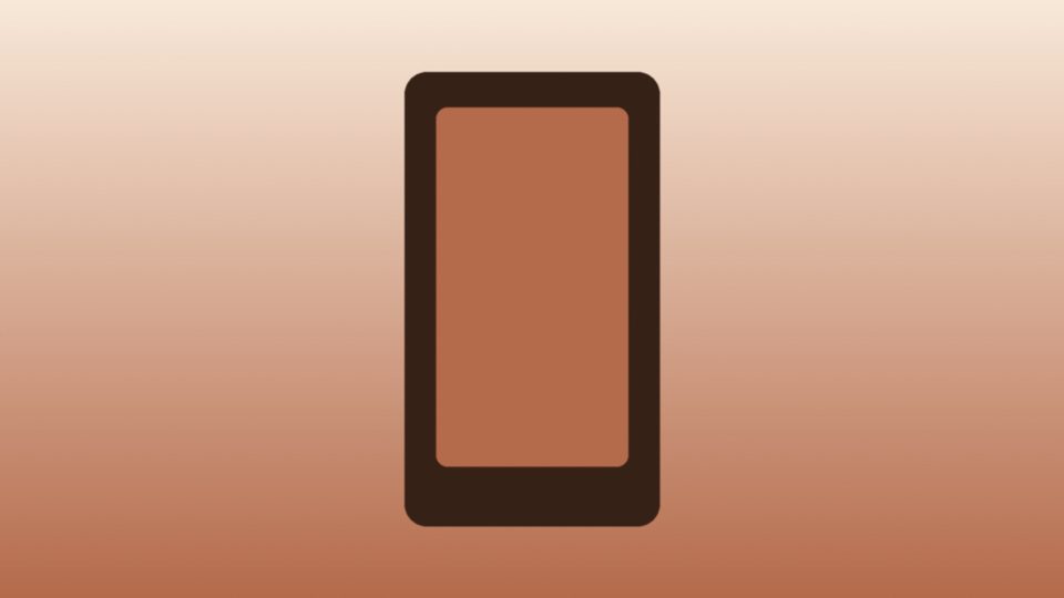 دو قاب عکس کنار هم در نور نرم پنجره بدون نوشته روی تصویر
